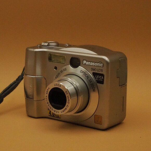 Panasonic Lumix DMC-LC70 4MP Digital Camera with 3x Optical Zoom - Picture 4 of 7